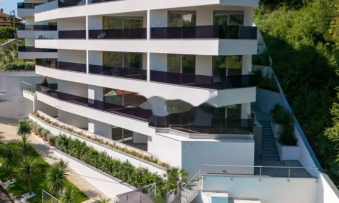 Недвижимость Четырёхкомнатная квартира в Опатии: 35