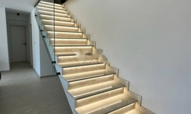 Недвижимость Семейный дом в Поляне: 30