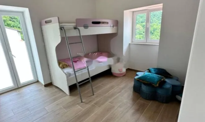 Недвижимость Семейный дом в Поляне: 42