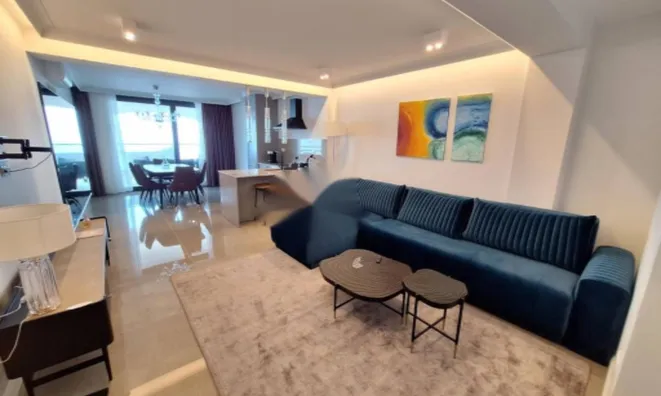 Недвижимость Трехкомнатная квартира Добреч: 1