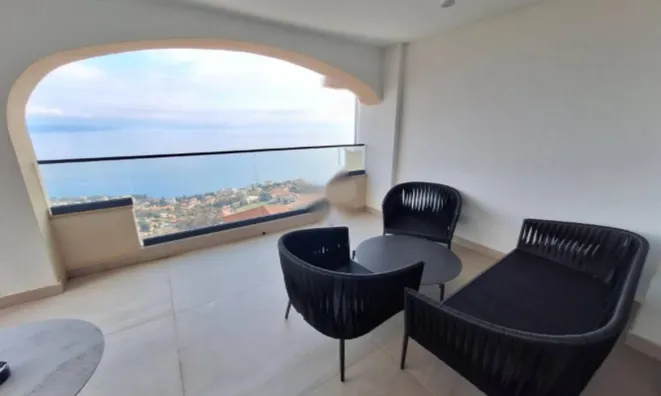 Недвижимость Трехкомнатная квартира Добреч: 8