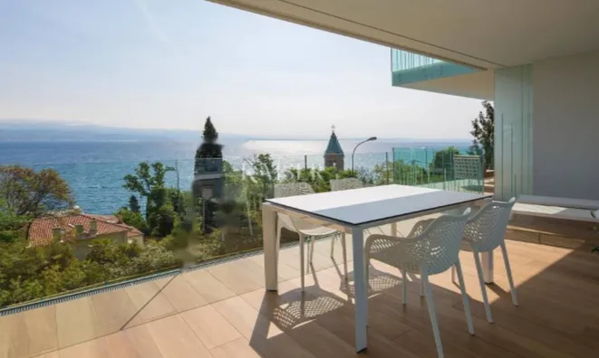 Недвижимость Двухкомнатная квартира в центре Опатии: 1