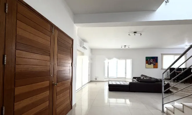 Недвижимость 5 Bedroom Villa for Sale in Agia Fyla, Limassol: 3