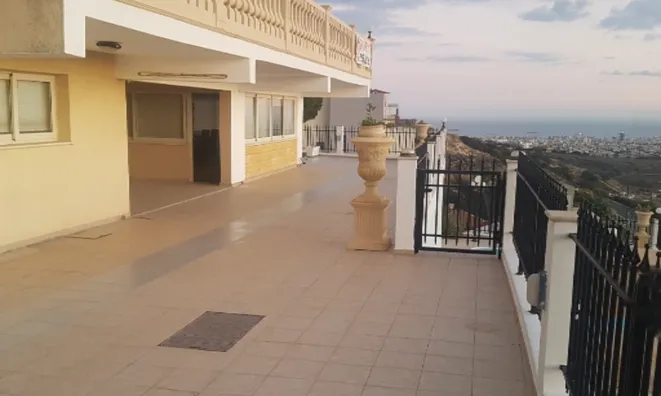 Недвижимость 4 Bedroom Villa with Stunning Sea View Limassol, Ag. Phyla: 1