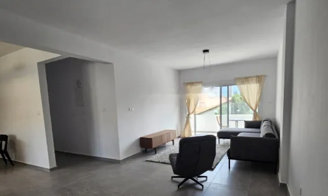 Недвижимость 3 Bedroom Apartment For Sale in Agia Zoni, Limassol: 2