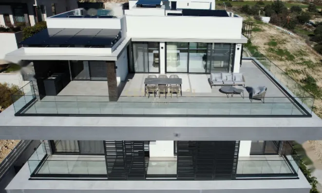 Недвижимость 6 Bedroom Seaview Villa For sale in Agios Athanasios, Limassol: 3