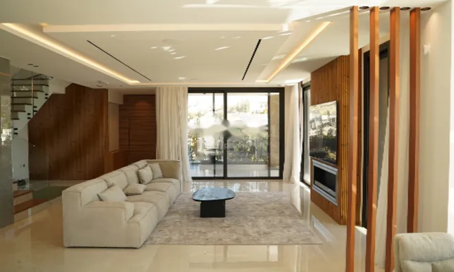 Недвижимость 6 Bedroom Seaview Villa For sale in Agios Athanasios, Limassol: 4