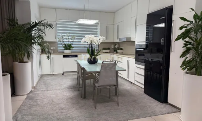 Недвижимость 3 Bedrooms Apartment For sale, Green Area - Germasogia, Limassol: 5