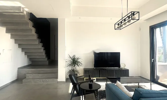 Недвижимость 4 Bedroom Villa For Sale in Agios Athanasios, Limassol: 4