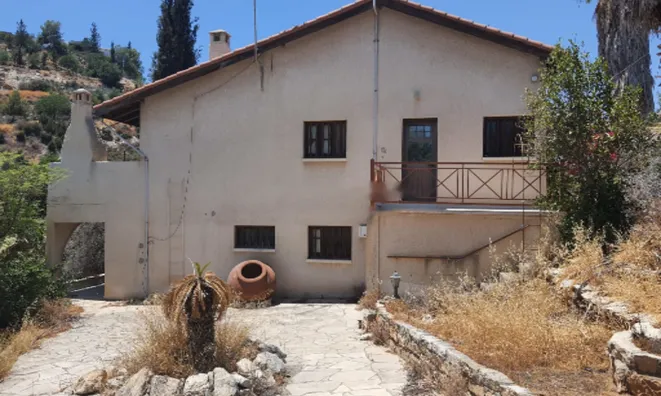 Недвижимость 3 Bedroom Detached House For Sale in Agios Tychonas, Limassol: 1