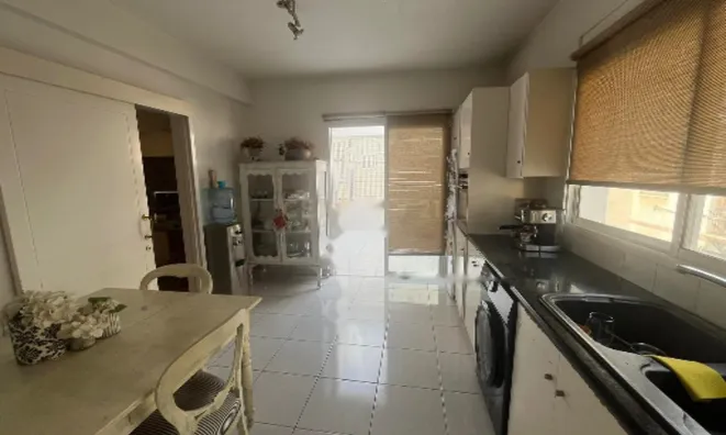 Недвижимость 3 Bedroom Apartment For Sale in Neapoli, Limassol: 3