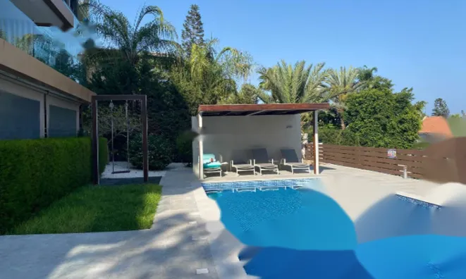 Недвижимость Luxury 3-Bedroom Seafront Apartment in Agios Tychonas, Limassol: 6