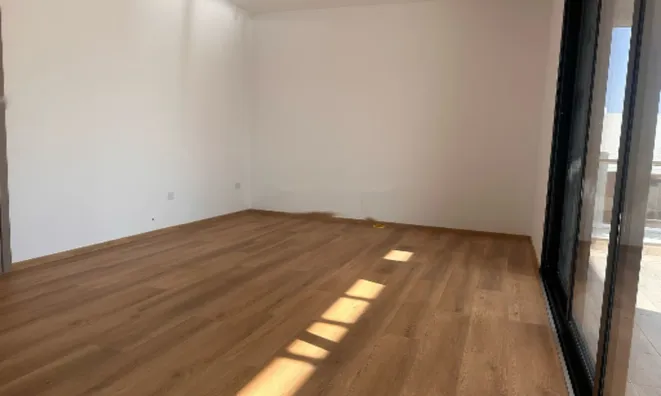 Недвижимость 2 Bedroom Penthouse Apartment for Sale in Mesa Geitonia, Limassol: 3