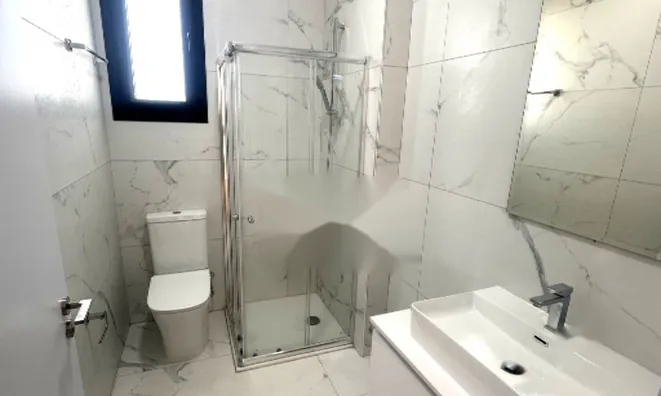 Недвижимость 2 Bedroom Penthouse Apartment for Sale in Mesa Geitonia, Limassol: 9