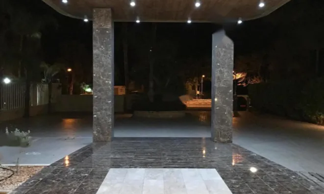 Недвижимость 2 Bedrooms Seafront Apartment For sale in Agios Tychonas, Limassol: 4