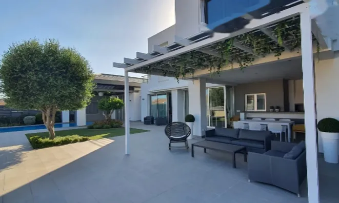 Недвижимость 4 Bedroom House in Panthea, Limassol: 3