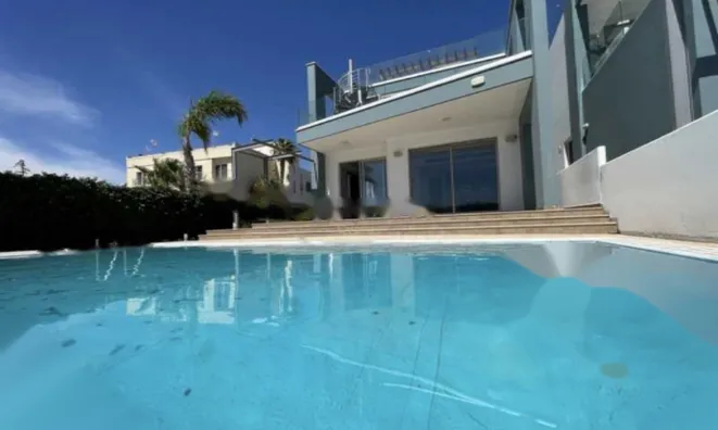 Недвижимость 3 Bedroom Apartment for Sale in Pervolia, Larnaca: 11