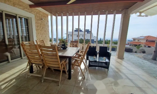 Недвижимость 5 Bedroom Villa For Sale In Limassol in Agia Fylaxis: 12