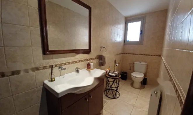 Недвижимость 5 Bedroom Villa For Sale In Limassol in Agia Fylaxis: 23