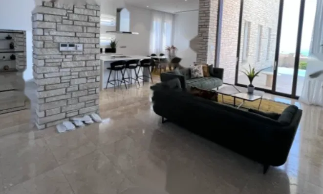 Недвижимость 4 Bedroom Villa For Sale in Pafos City: 3