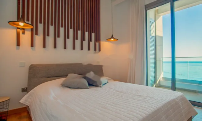 Недвижимость 2 Bedroom Sea Front Apartment For Sale in Limassol, Agios Tychon: 6