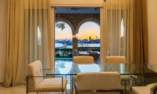 Недвижимость 5 Bedroom Beachfront Villa for Sale in Limassol Marina: 5