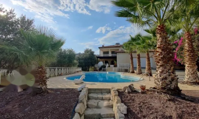 Недвижимость 3 Bedroom Villa For Sale in Agios Tychonas, Limassol.: 2