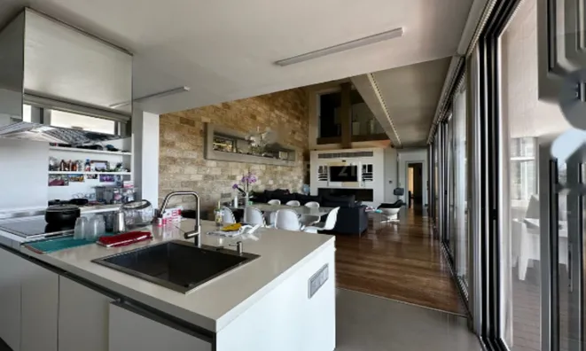 Недвижимость 5 Bedroom Villa For sale in Limassol City,: 12