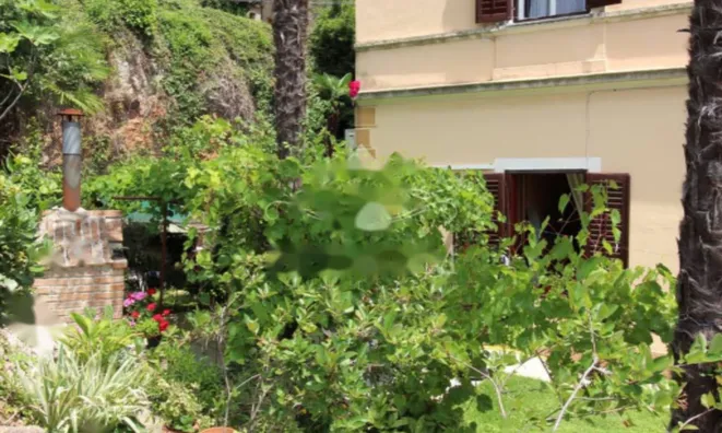 Недвижимость Трехкомнатная квартира Центр: 12