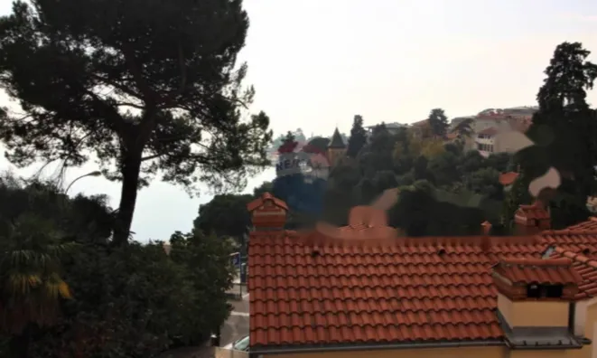 Недвижимость Трехкомнатная квартира в центре: 9