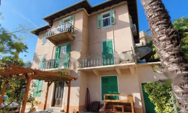 Недвижимость Четырехкомнатная квартира в Центре Опатии: 1