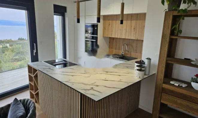 Недвижимость Трёхкомнатная квартира Оприч: 3