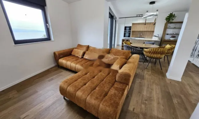 Недвижимость Трёхкомнатная квартира Оприч: 5