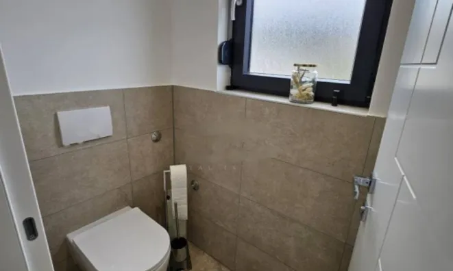 Недвижимость Трёхкомнатная квартира Оприч: 22