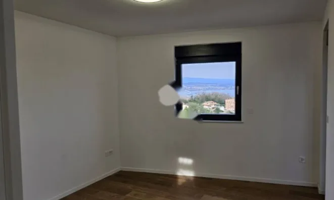 Недвижимость Трёхкомнатная квартира Оприч: 28