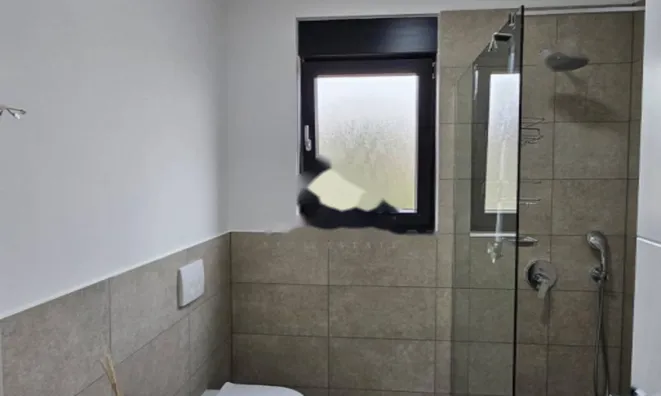 Недвижимость Трёхкомнатная квартира Оприч: 30