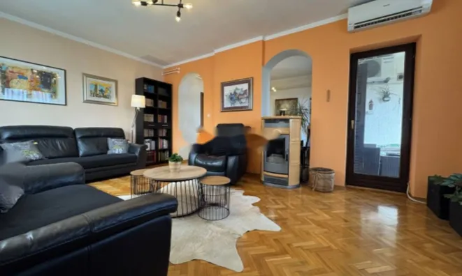 Недвижимость Четырехкомнатная квартира Центр: 2