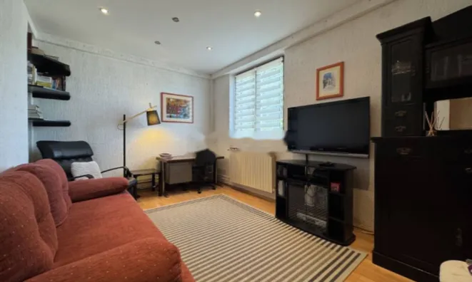 Недвижимость Четырехкомнатная квартира Центр: 9