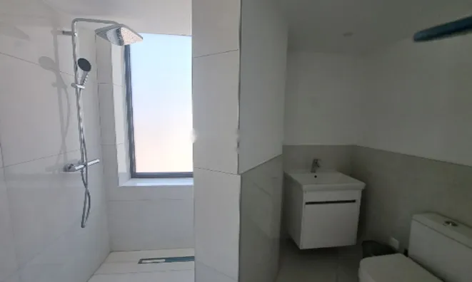 Недвижимость 7 Bedroom Villa For Sale in Agios Tychonas: 12