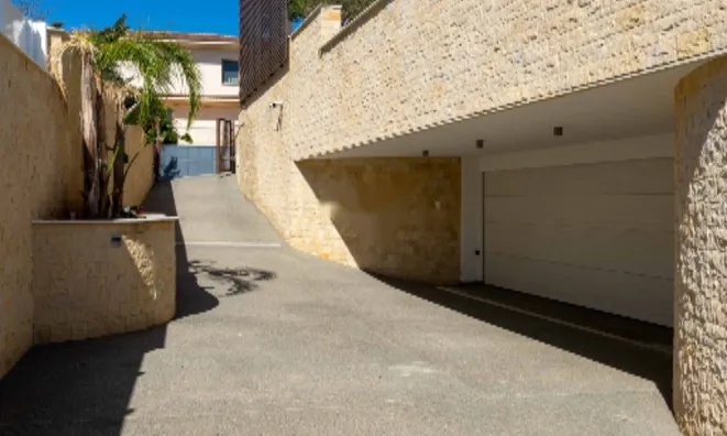 Недвижимость 6 Bedrooms Villa For sale in Germasogeia, Limassol: 17