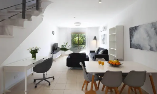 Недвижимость 2-Bedroom House for Sale in Paphos, Kato Paphos: 3