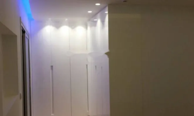 Недвижимость 4 Bedroom Apartment Across the Sea for Sale in Limassol, Agios Tychonas: 15