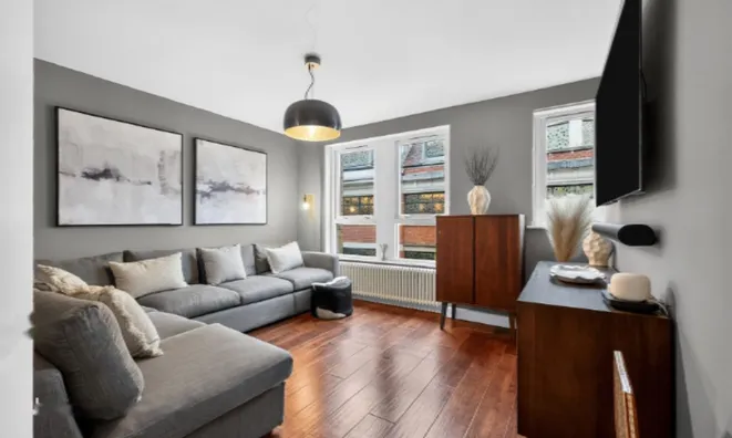 Недвижимость Charing Cross Road: 10