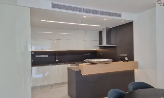 Недвижимость 3 Bedroom Seafront Apartment for Sale in Potamos Germasogeias, Limassol: 2