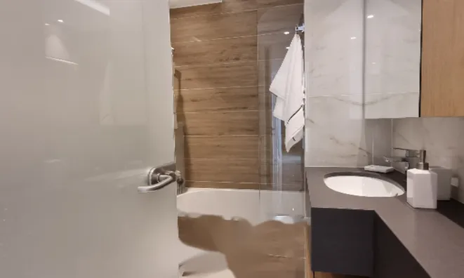 Недвижимость 3 Bedroom Seafront Apartment for Sale in Potamos Germasogeias, Limassol: 8