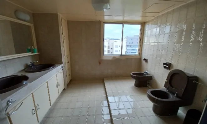 Недвижимость 7 Bedroom Apartment For Sale in Limassol, Agios Tychonas: 7