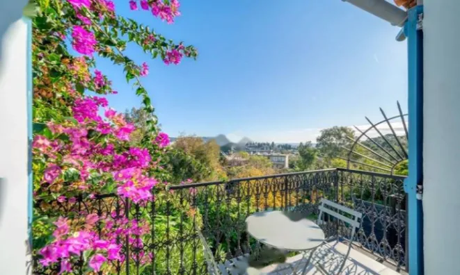 Недвижимость Villa Croix des Gardes: 1