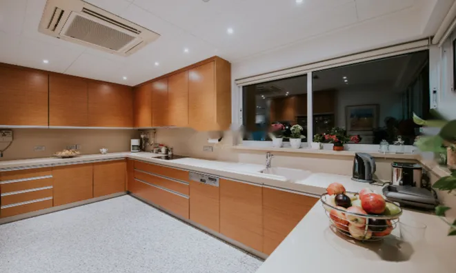 Недвижимость 6 Bedroom Villa for Sale in Agia Fyla, Limassol: 4