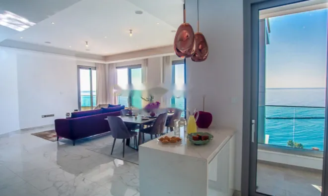 Недвижимость 2 Bedroom Sea Front Apartment For Sale in Limassol, Agios Tychon: 3