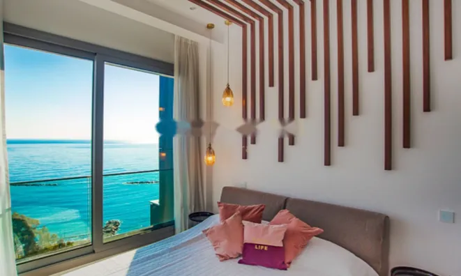 Недвижимость 2 Bedroom Sea Front Apartment For Sale in Limassol, Agios Tychon: 6